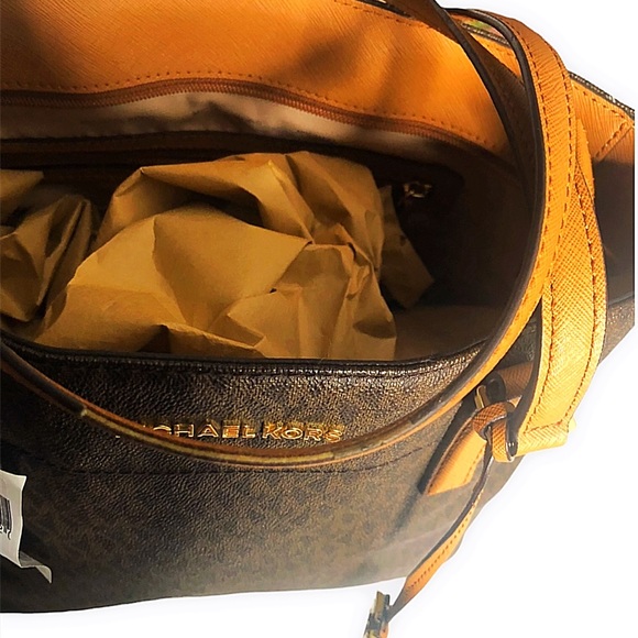 GUC Michael Kors, Signature Print Logo, Leather Tote - Picture 4 of 16